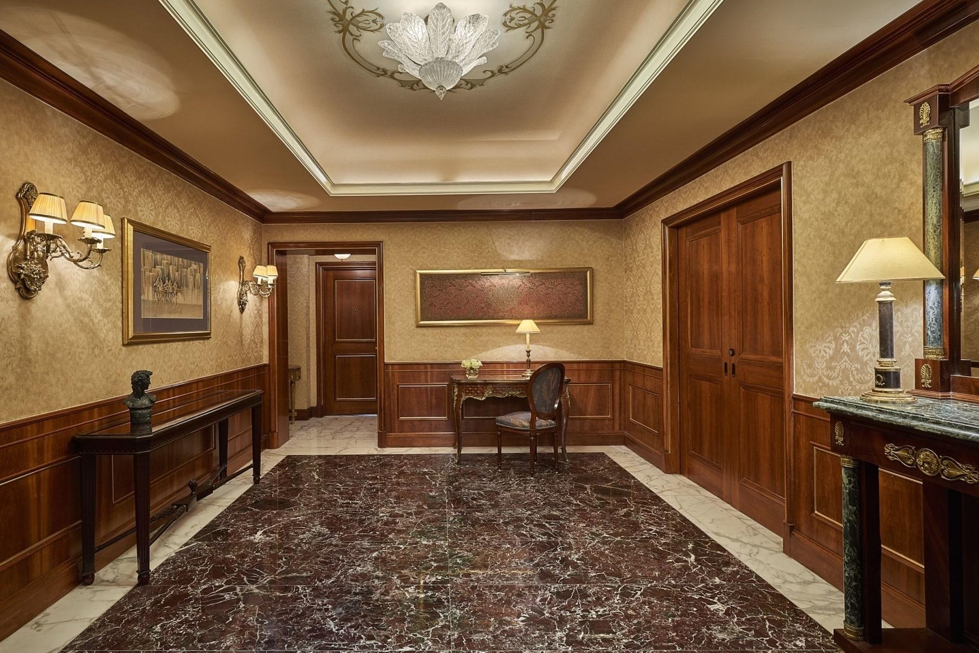 Four Seasons Cairo At The First Residence Giza Luaran gambar A typical hotel lobby