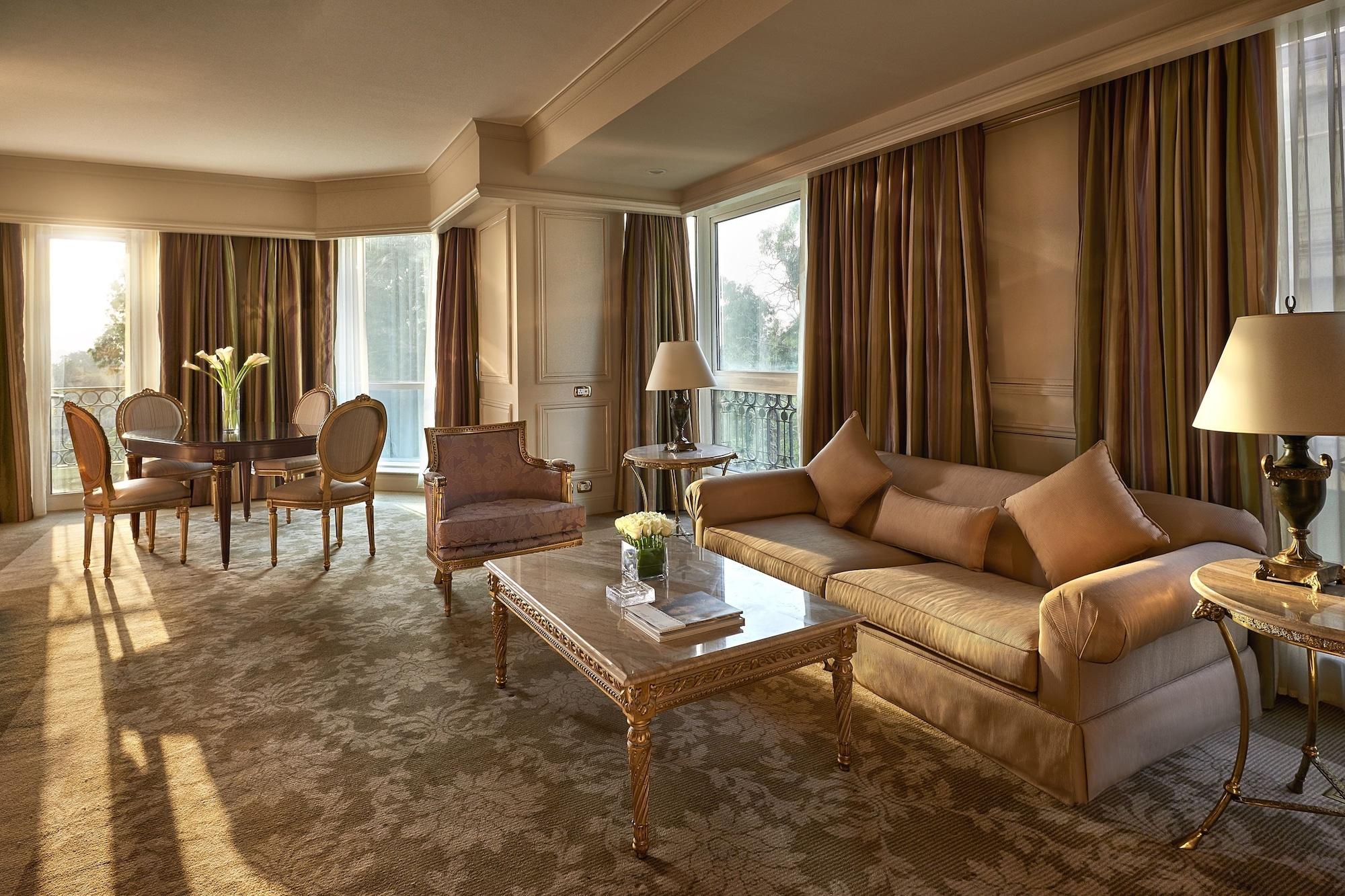 Four Seasons Cairo At The First Residence Giza Luaran gambar A suite at the Four Seasons Hotel, London