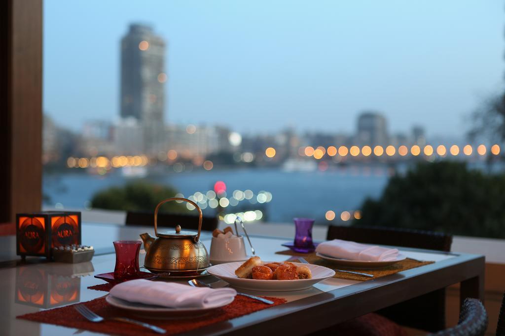 Four Seasons Cairo At The First Residence Giza Luaran gambar View from the restaurant