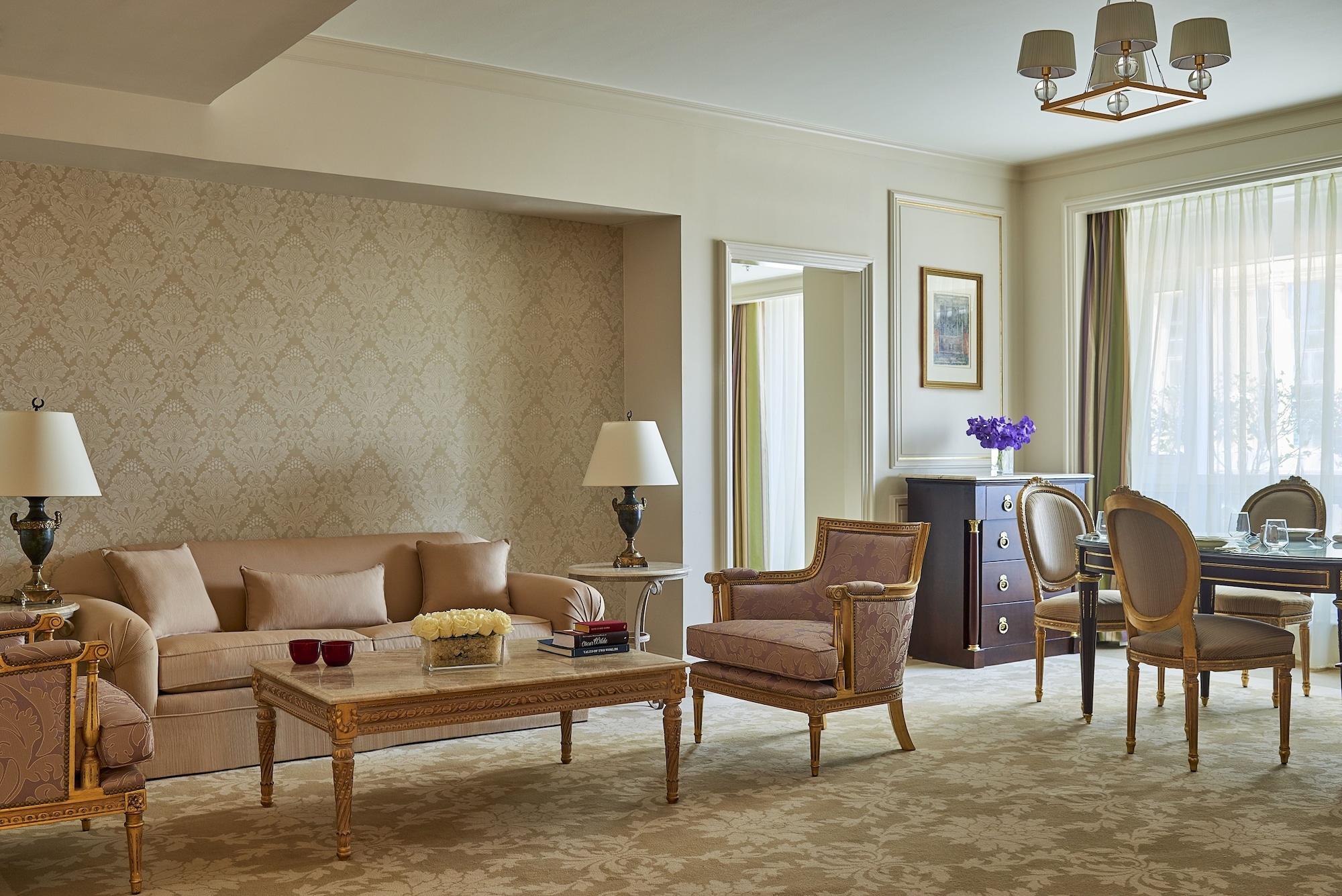 Four Seasons Cairo At The First Residence Giza Luaran gambar A suite at the Four Seasons Hotel, Istanbul