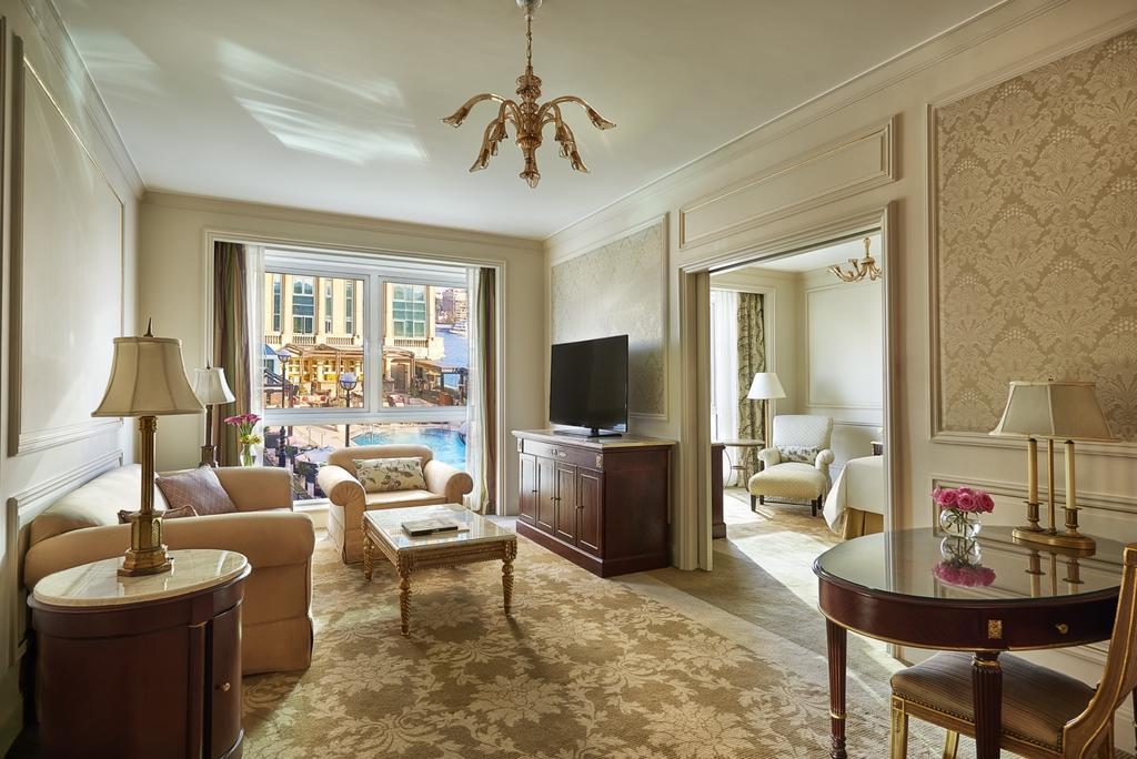 Four Seasons Cairo At The First Residence Giza Luaran gambar A suite at The Peninsula
