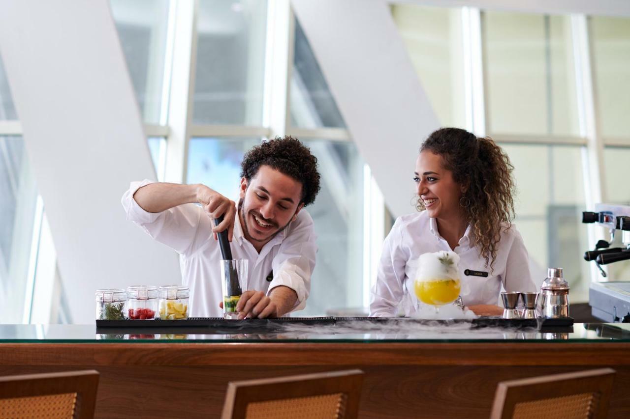 Four Seasons Cairo At The First Residence Giza Luaran gambar Students at the University of Gastronomic Tourism